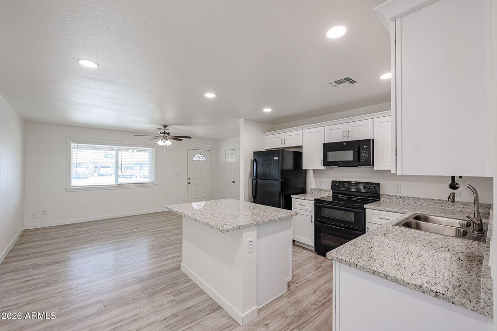 7014 N 77th Avenue - Photo 2
