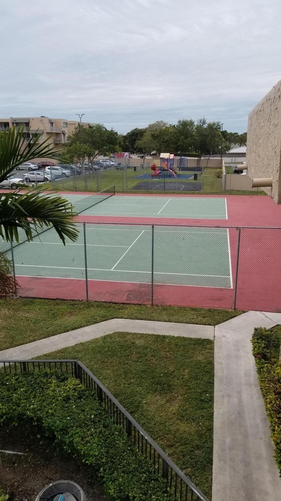 10500 Sw 108th Avenue - Photo 2