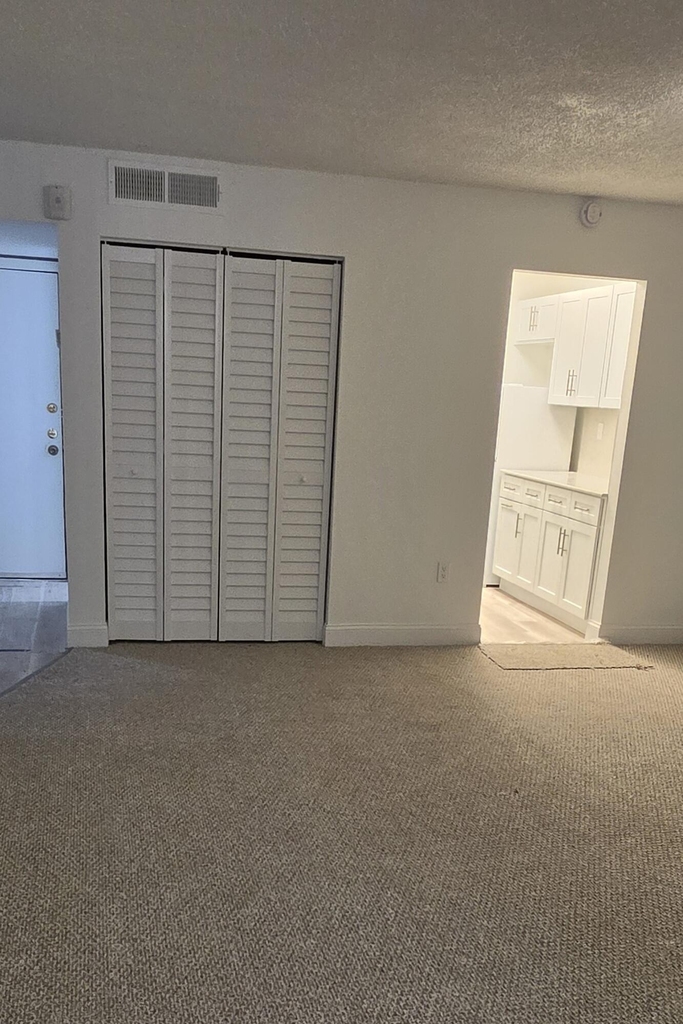 10500 Sw 108th Avenue - Photo 2