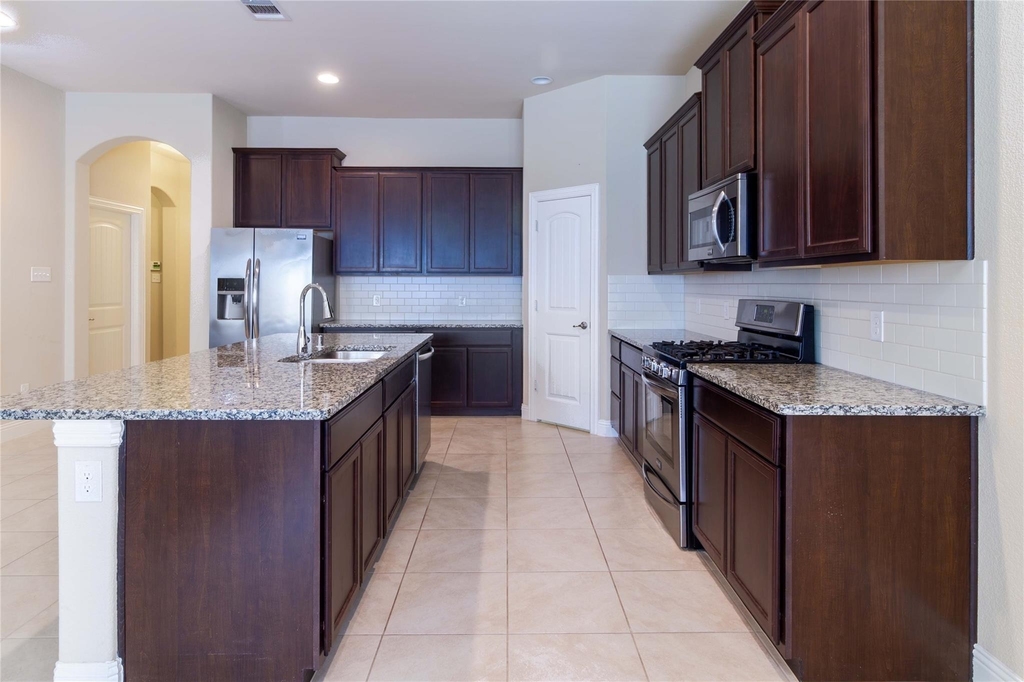 15613 Renshaw Way - Photo 10