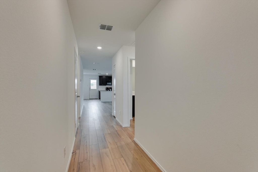 409 Laurenbrooke Drive - Photo 2