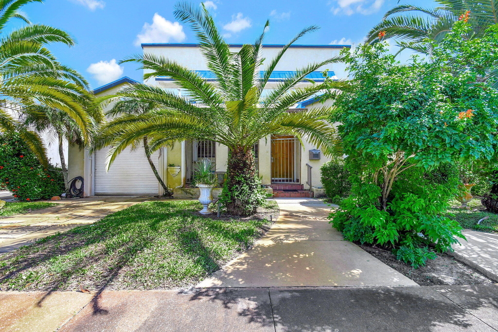 124 S Palmway - Photo 0