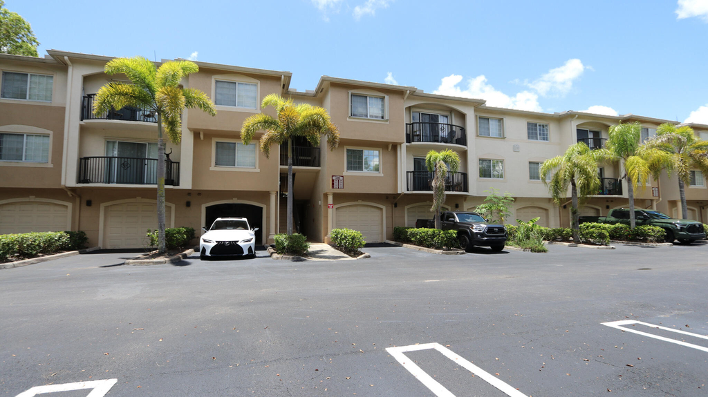 500 Crestwood Court N - Photo 3