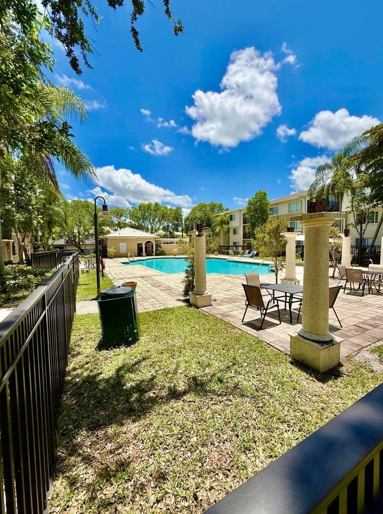 500 Crestwood Court N - Photo 21