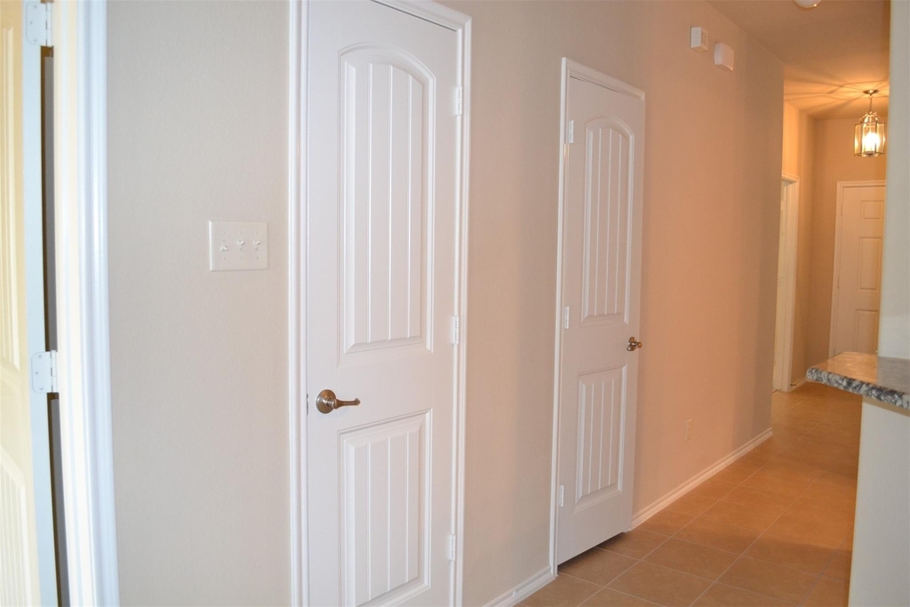 405 Sandy Lane - Photo 9