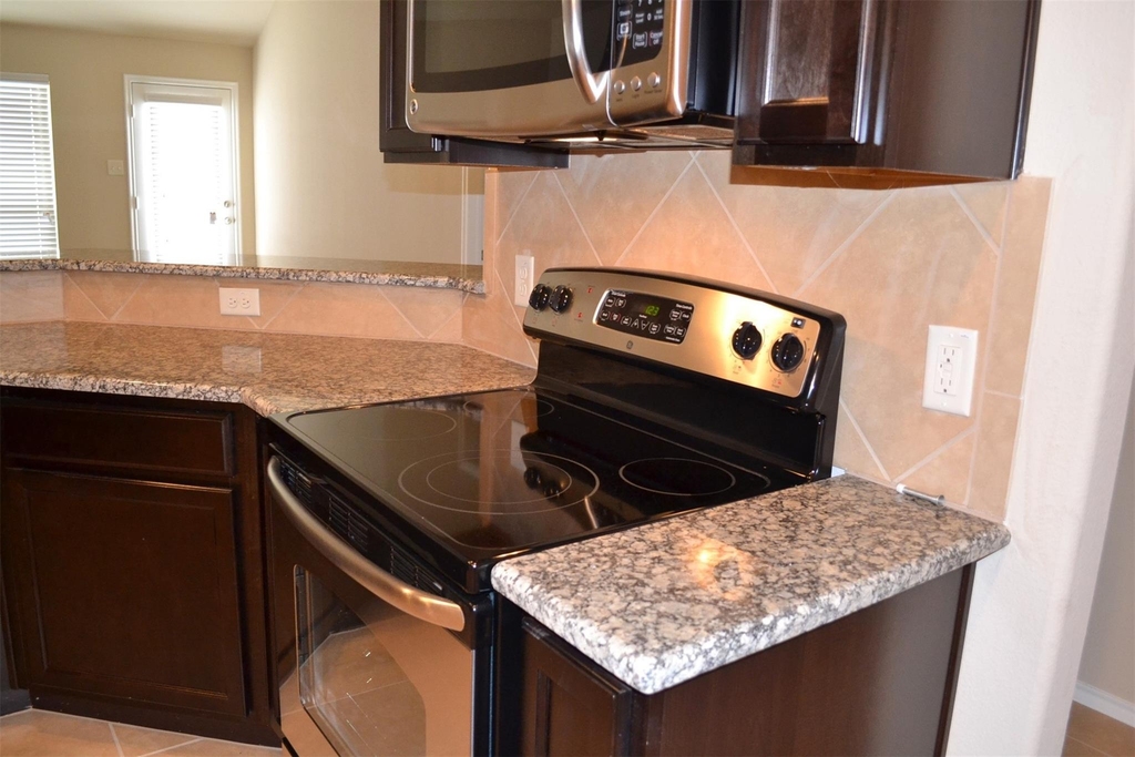 405 Sandy Lane - Photo 10