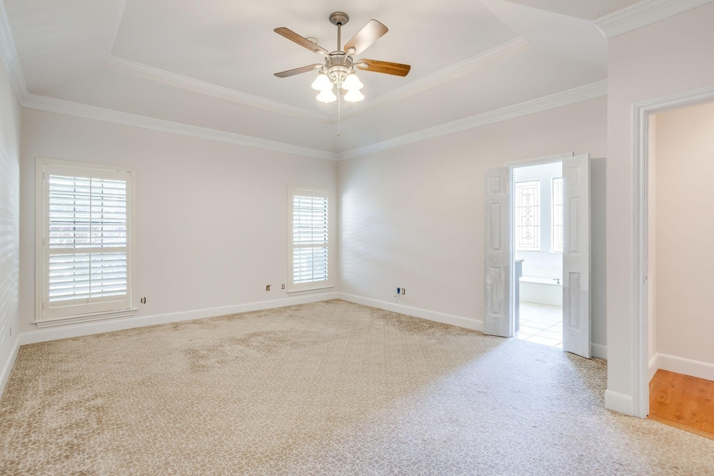 990 Oak Ridge Drive - Photo 6