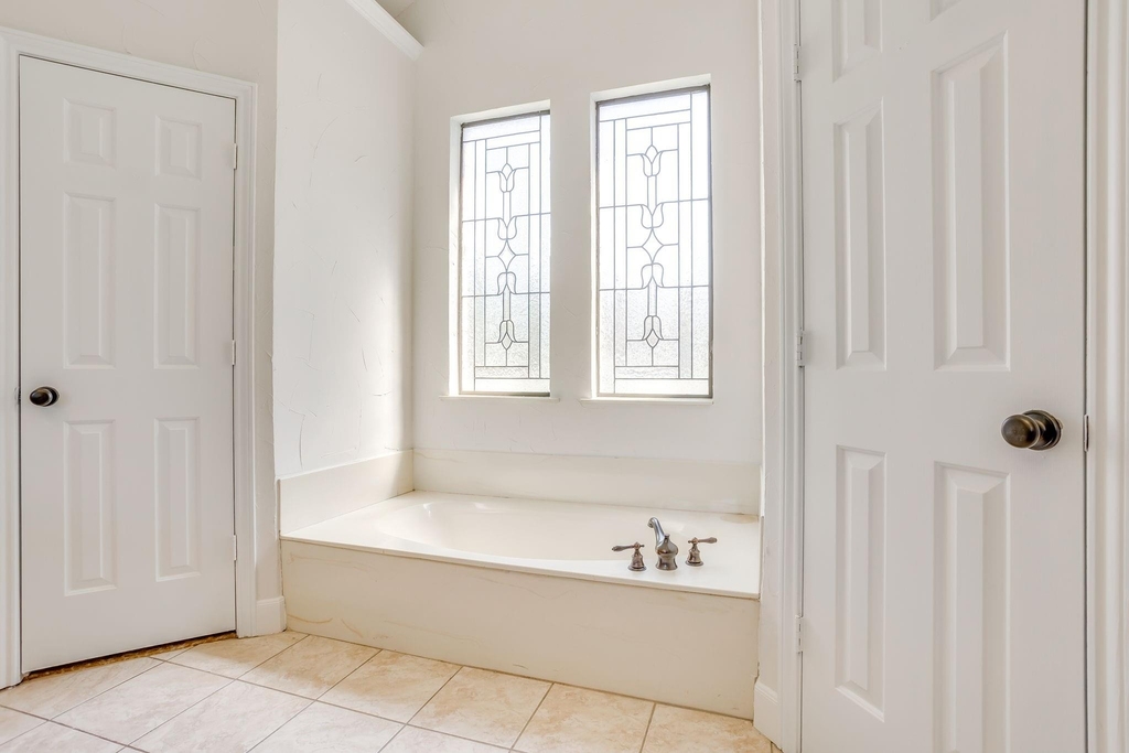 990 Oak Ridge Drive - Photo 9
