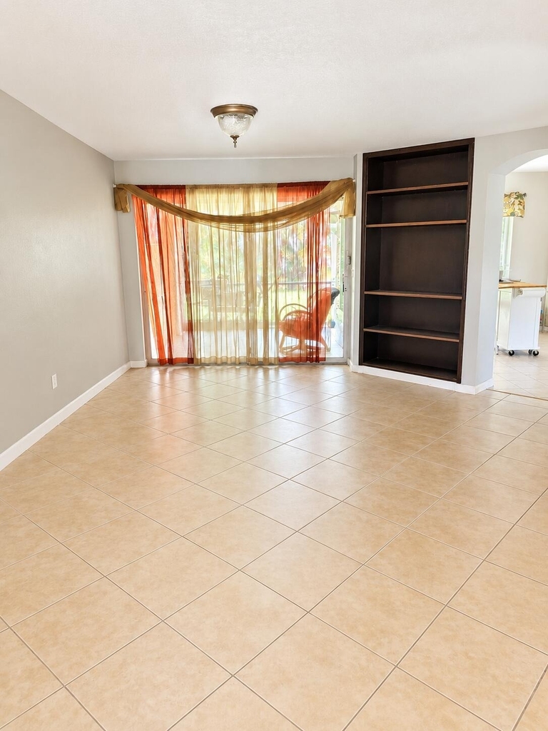 6091 Sugar Loaf Lane - Photo 2