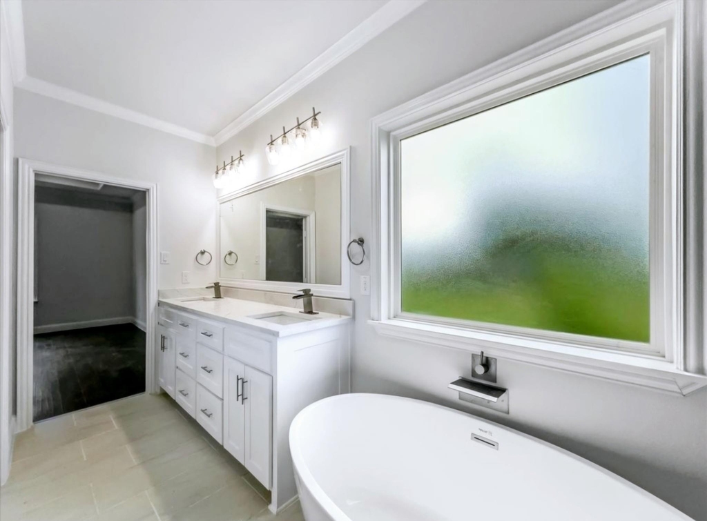 2033 S Edgewood Terrace - Photo 9