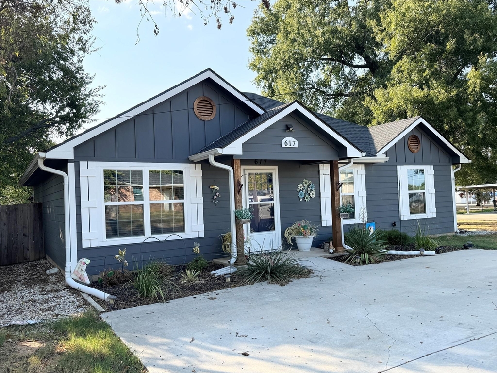 617 N Jordan Street - Photo 0