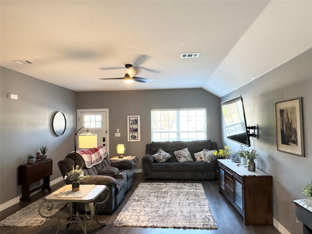617 N Jordan Street - Photo 1
