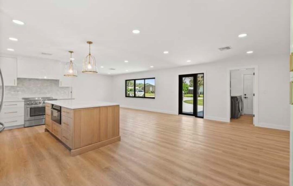 128 W Norfolk Road - Photo 2