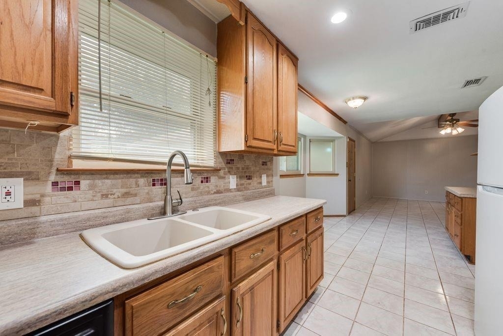 6536 Wakefield Road - Photo 6