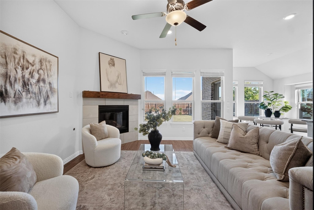 1352 Lake Grove Drive - Photo 12