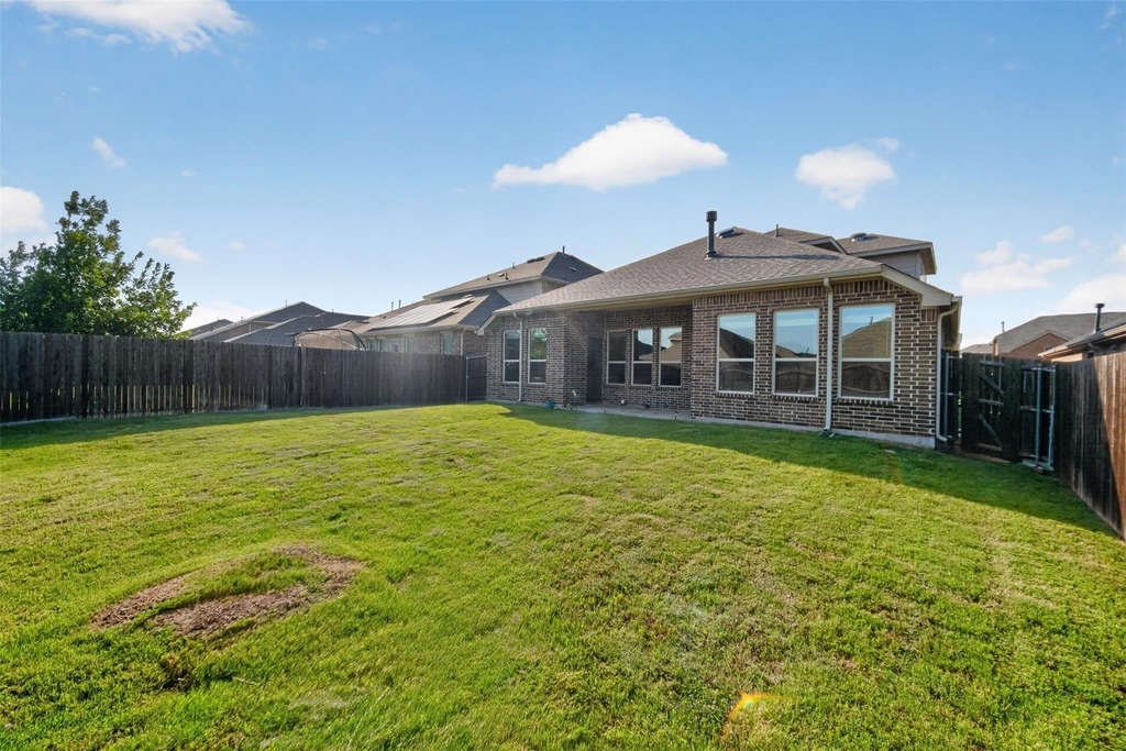 1352 Lake Grove Drive - Photo 31