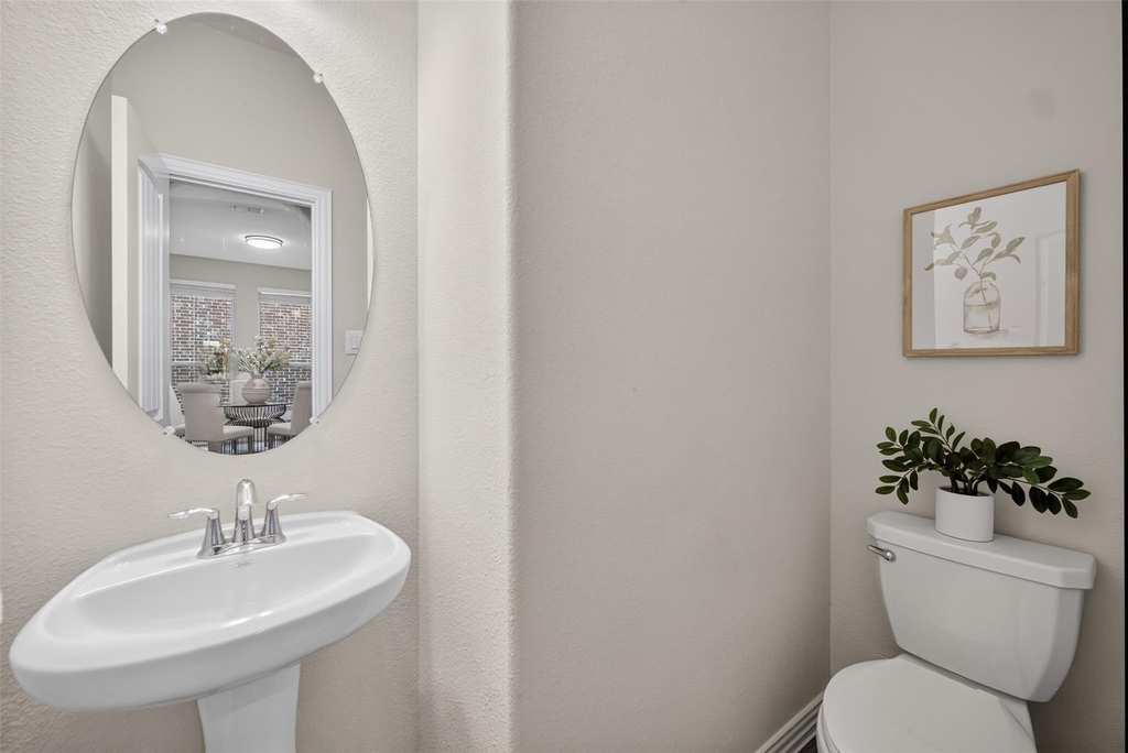 1352 Lake Grove Drive - Photo 8