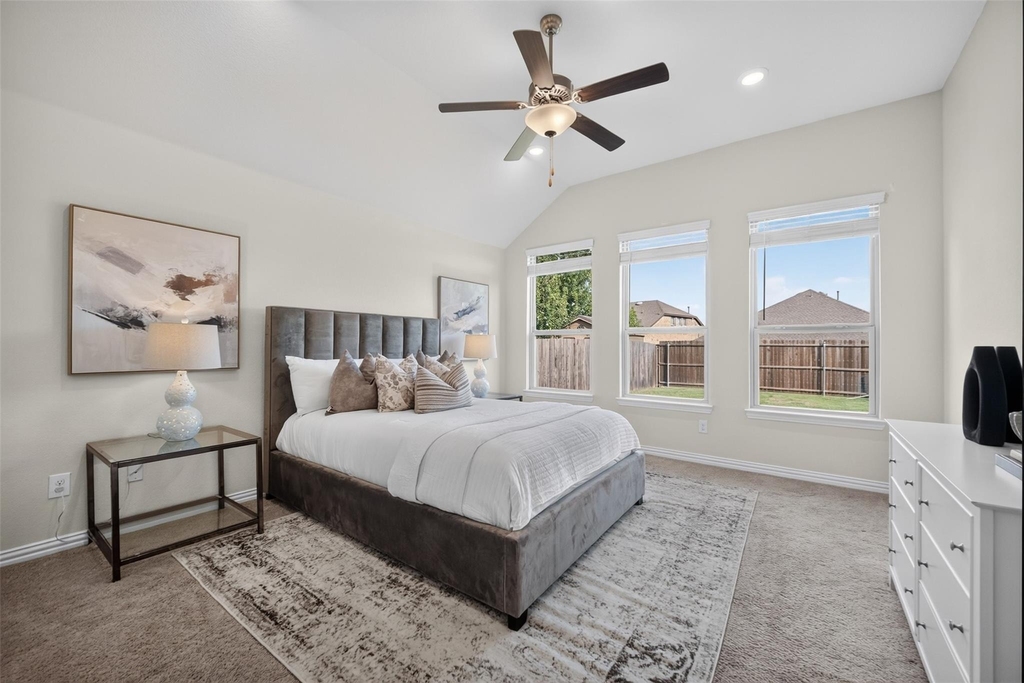 1352 Lake Grove Drive - Photo 20