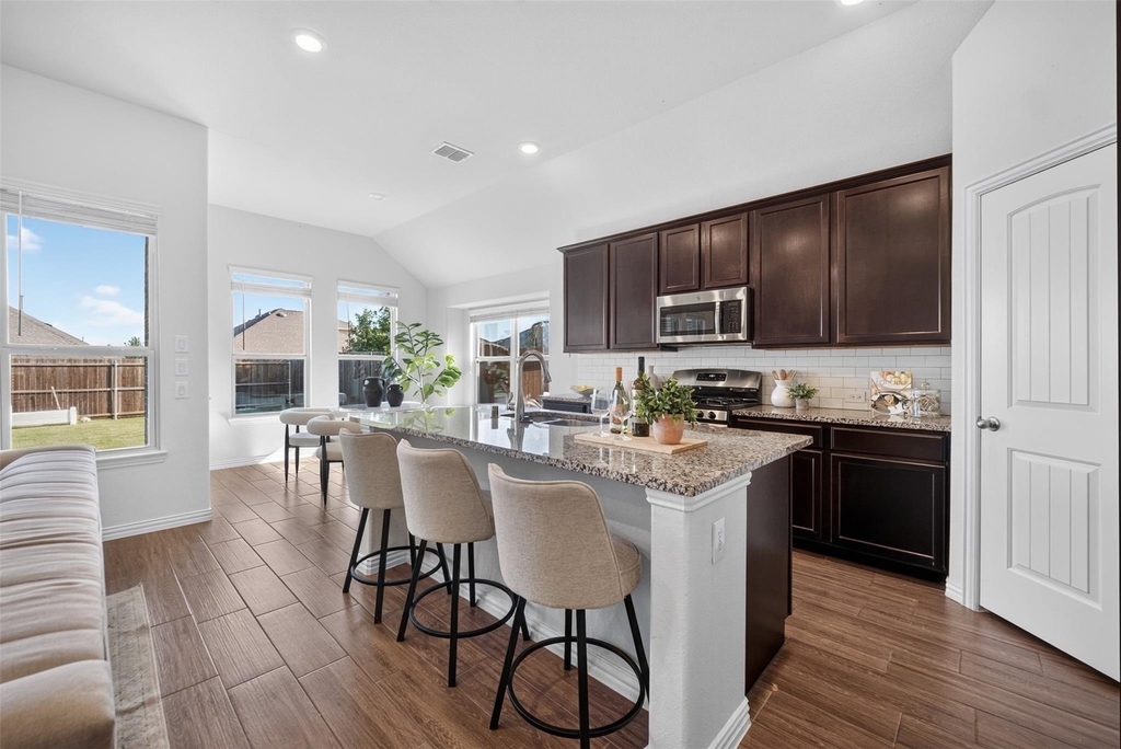 1352 Lake Grove Drive - Photo 10