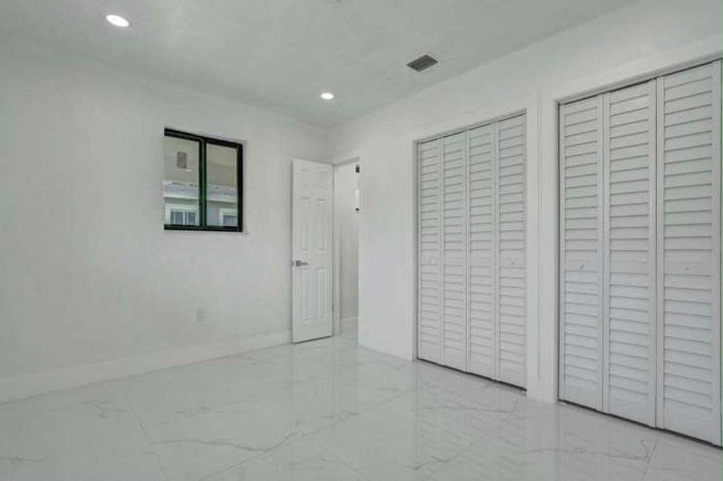 2301 Alcazar - Photo 12