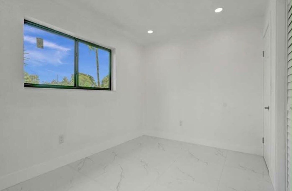 2301 Alcazar - Photo 9