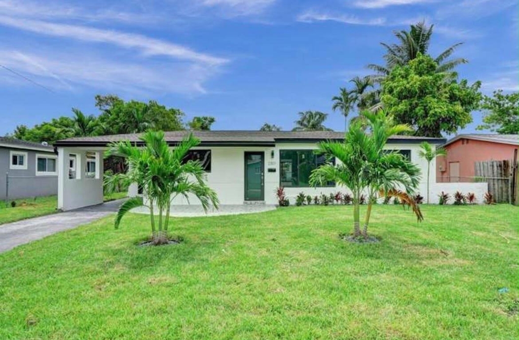 2301 Alcazar - Photo 1