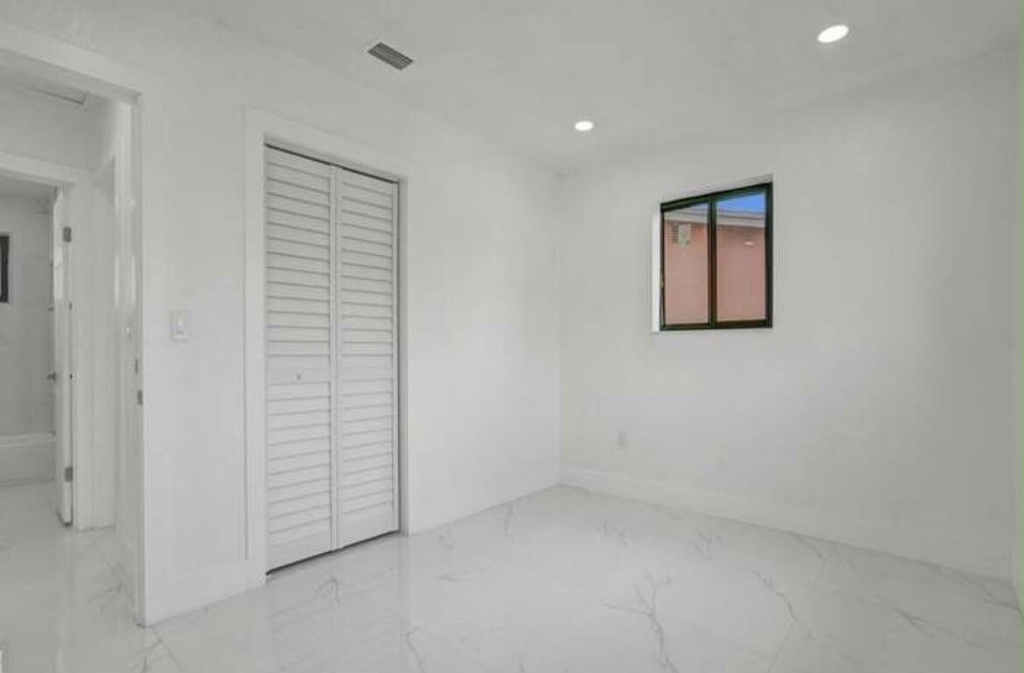 2301 Alcazar - Photo 7