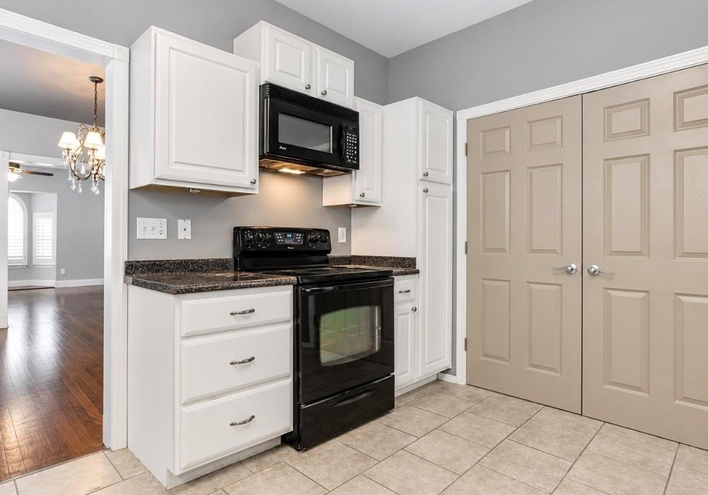 5818 Richmond Avenue - Photo 7