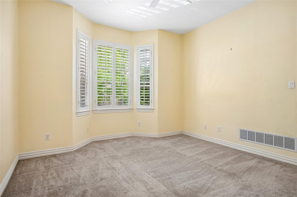 8141 Rosemont Drive - Photo 23