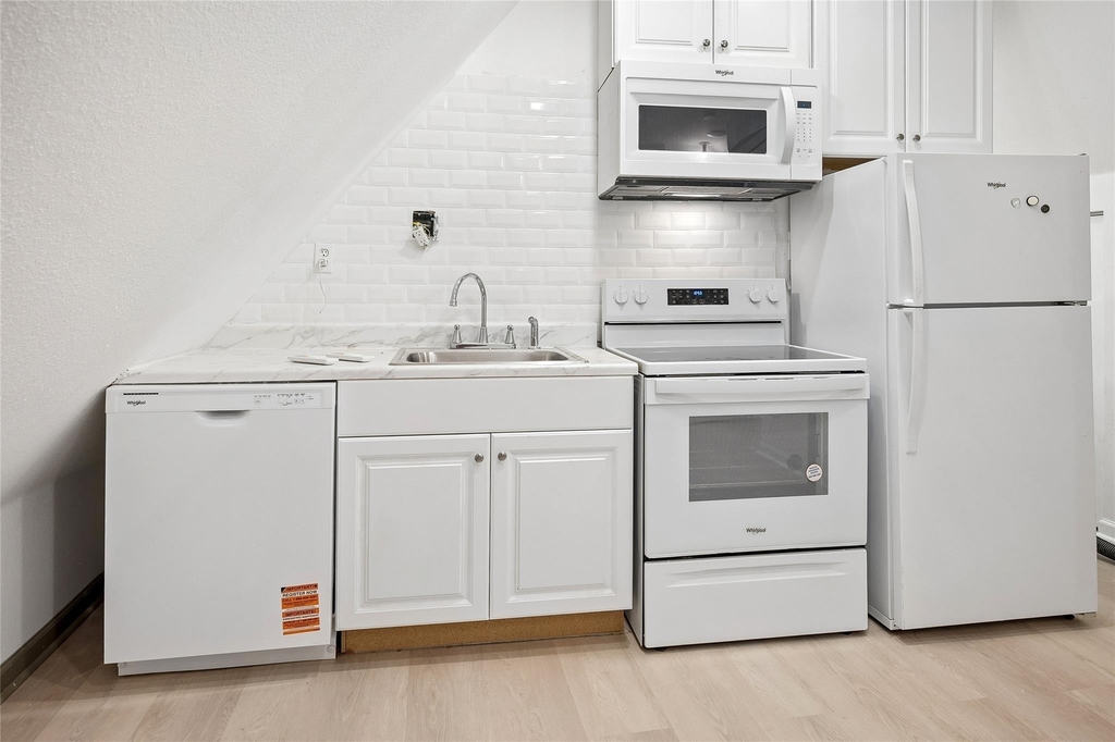8141 Rosemont Drive - Photo 33