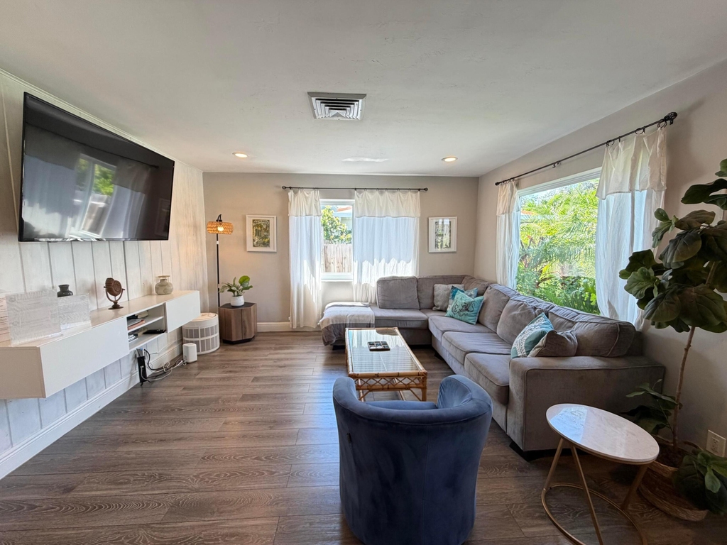 7610 S Olive Avenue - Photo 9