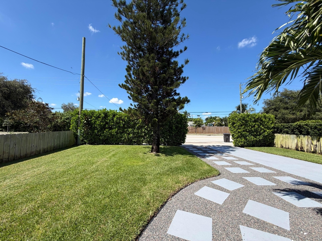 7610 S Olive Avenue - Photo 8