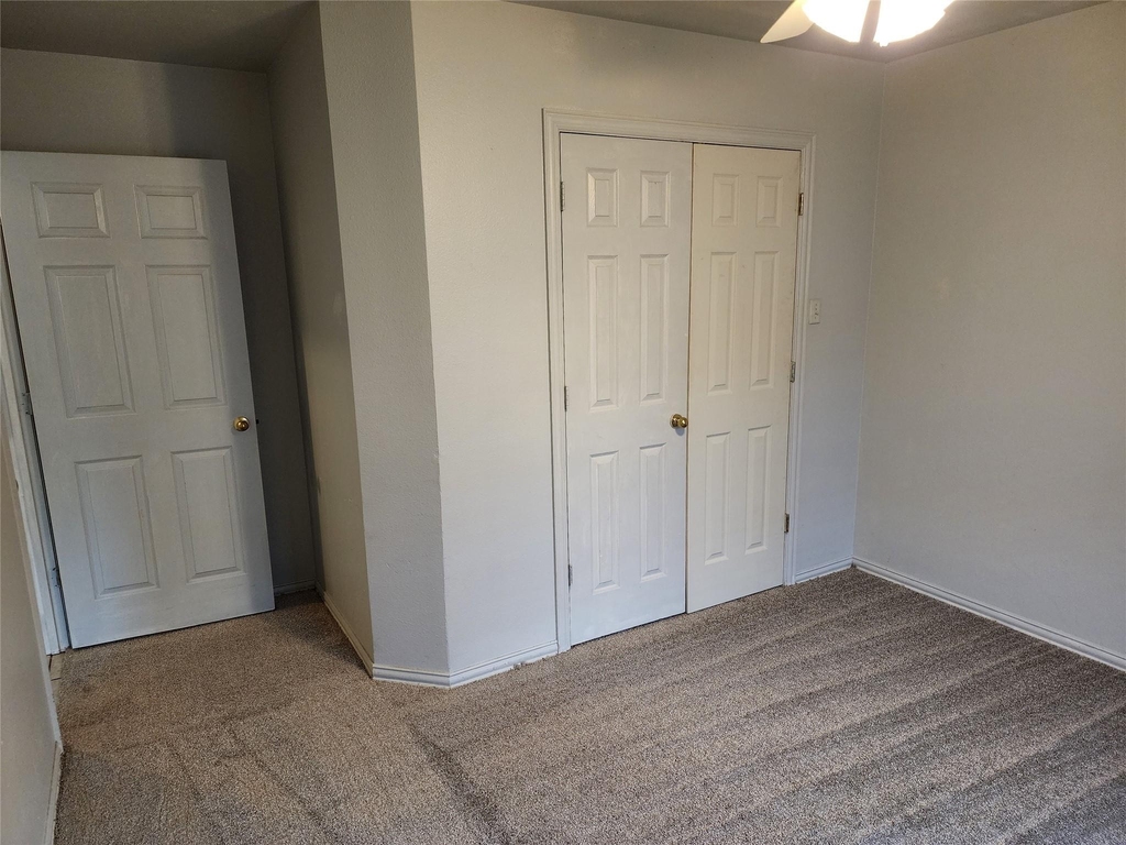 326 N Scullin Avenue - Photo 12