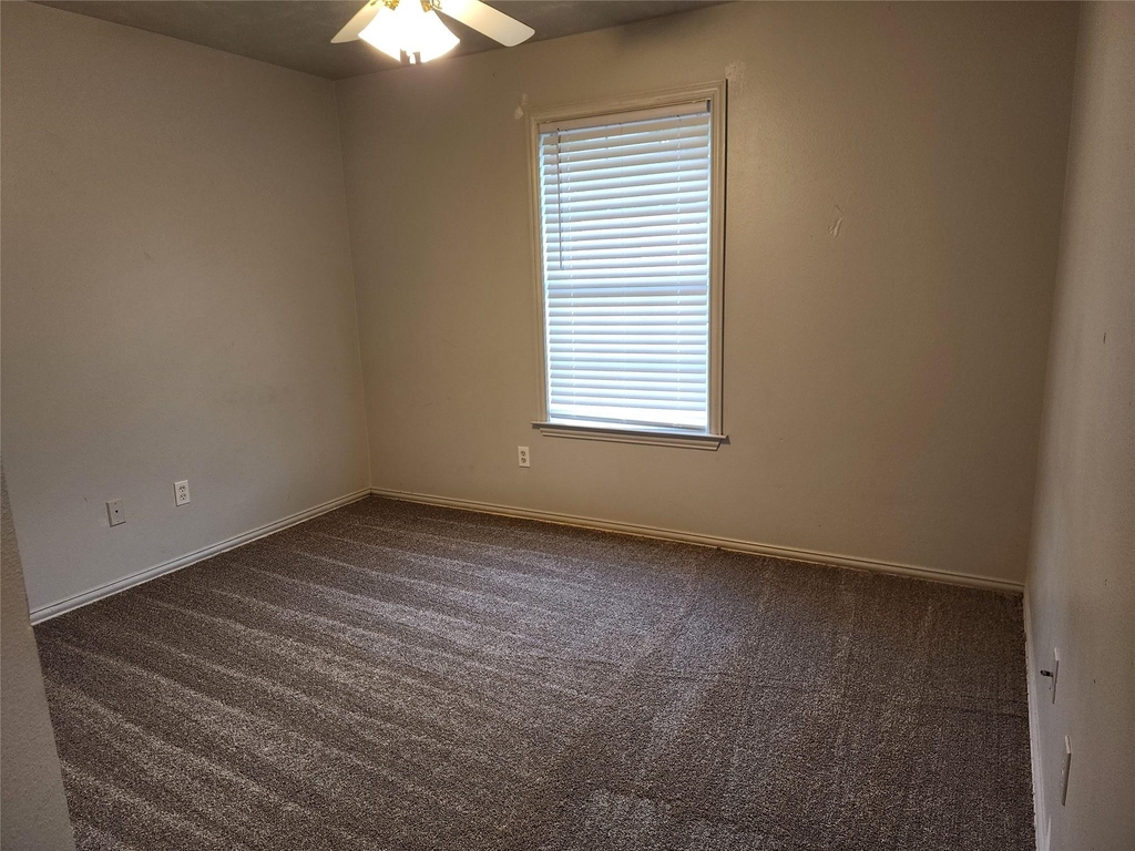 326 N Scullin Avenue - Photo 13