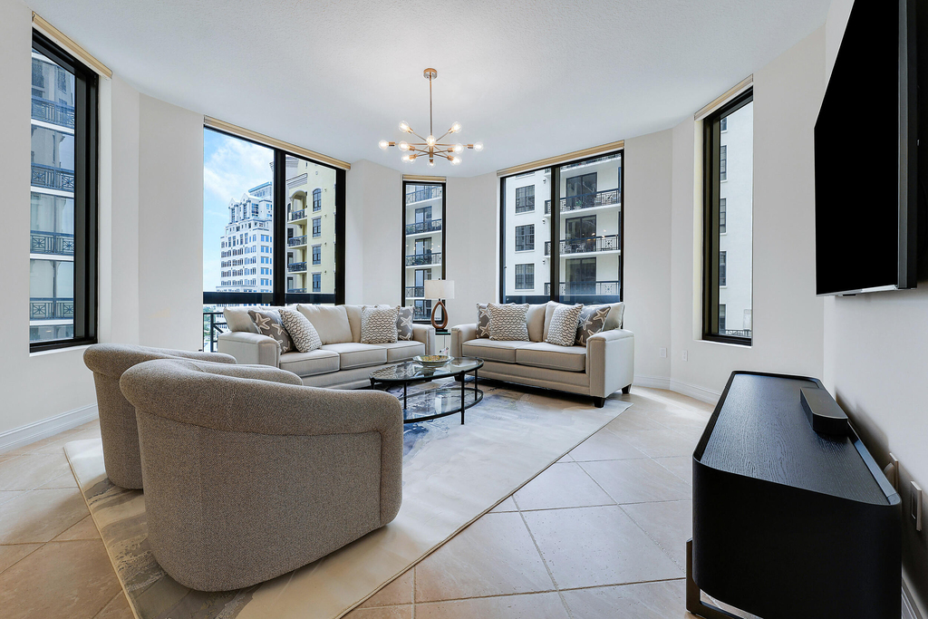 701 S Olive Avenue - Photo 0