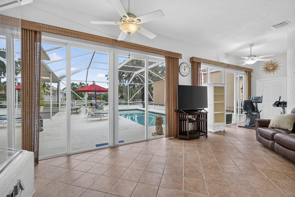 7605 Red River Road W - Photo 67