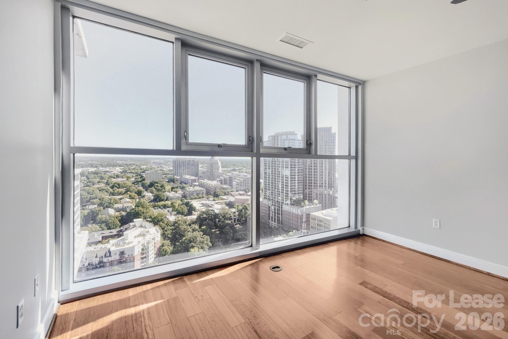 333 W Trade Street W - Photo 15