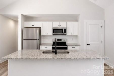 618 E Holly Street - Photo 1
