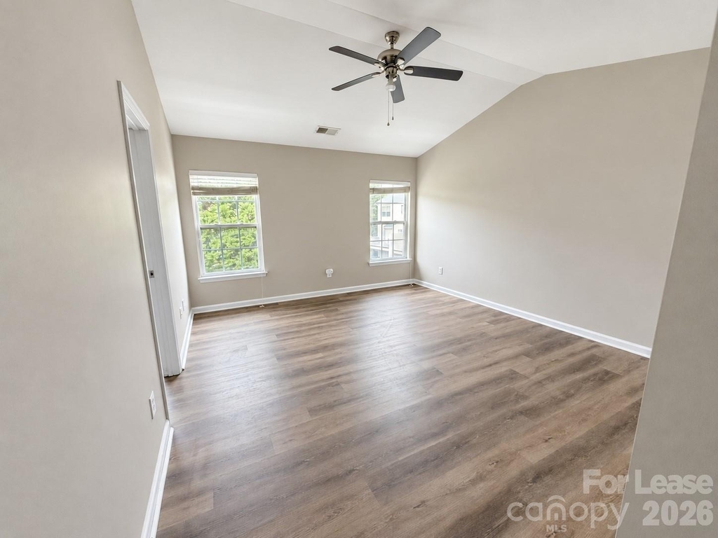 2005 Cambridge Beltway Drive - Photo 8
