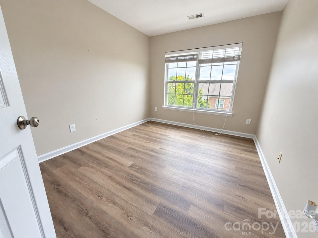 2005 Cambridge Beltway Drive - Photo 12