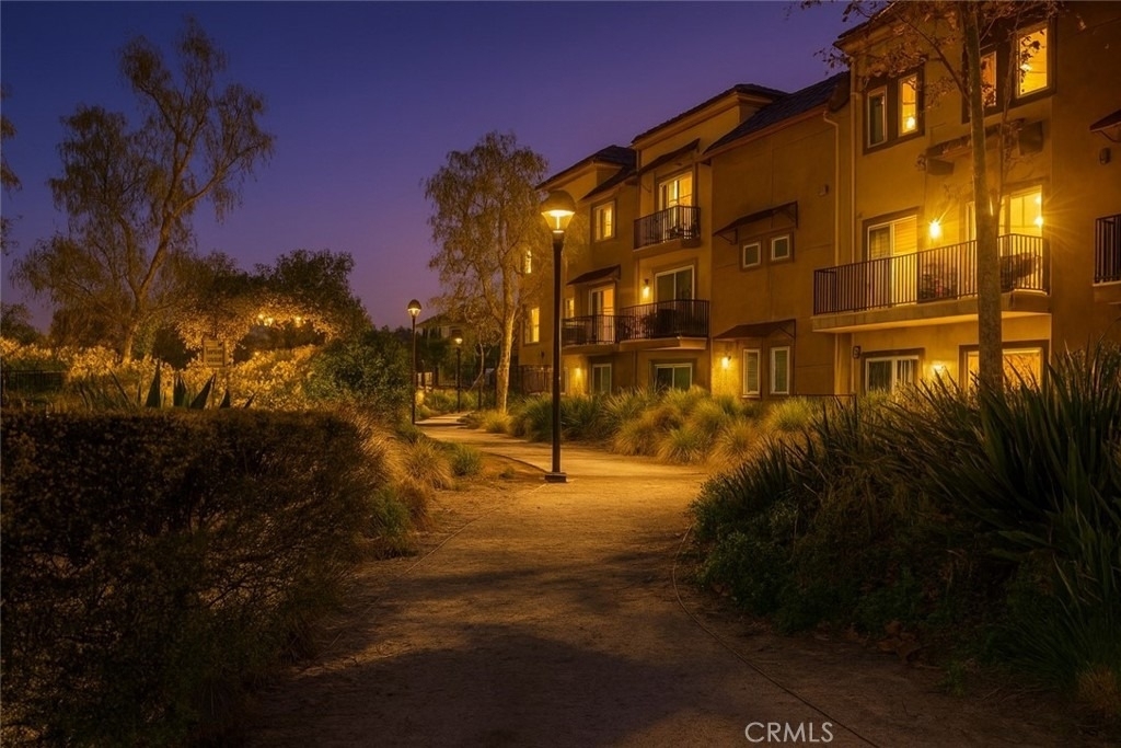 2700 E Chaucer Street - Photo 33
