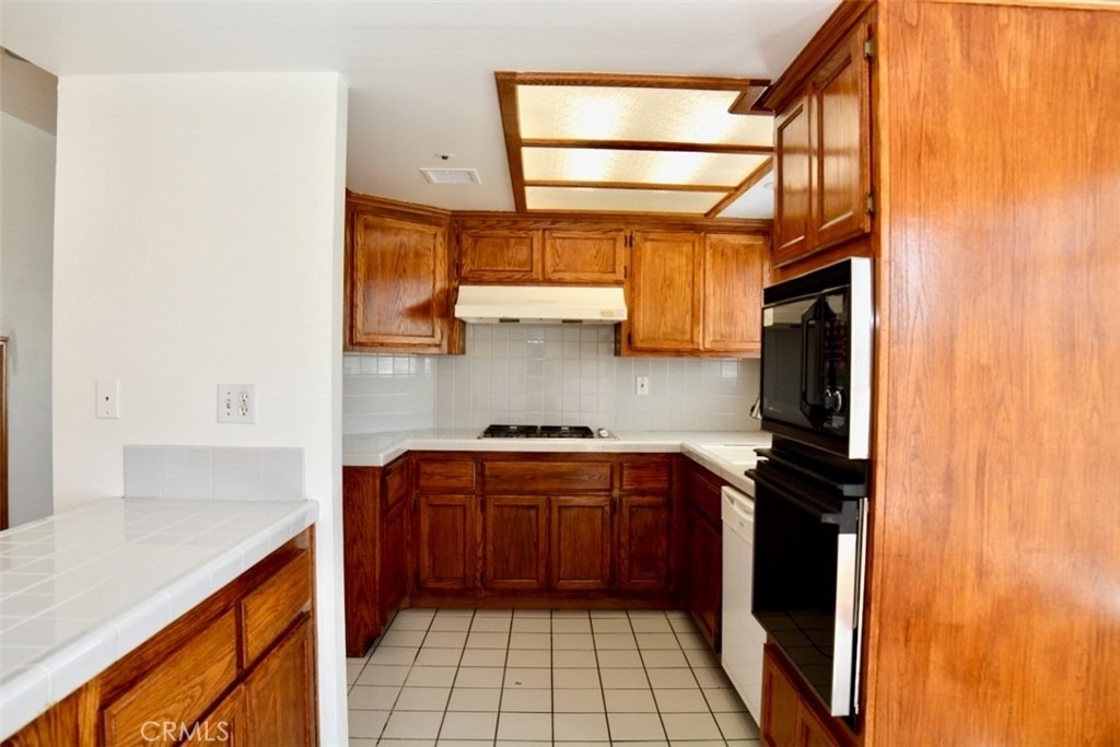 748 W Naomi Avenue - Photo 5