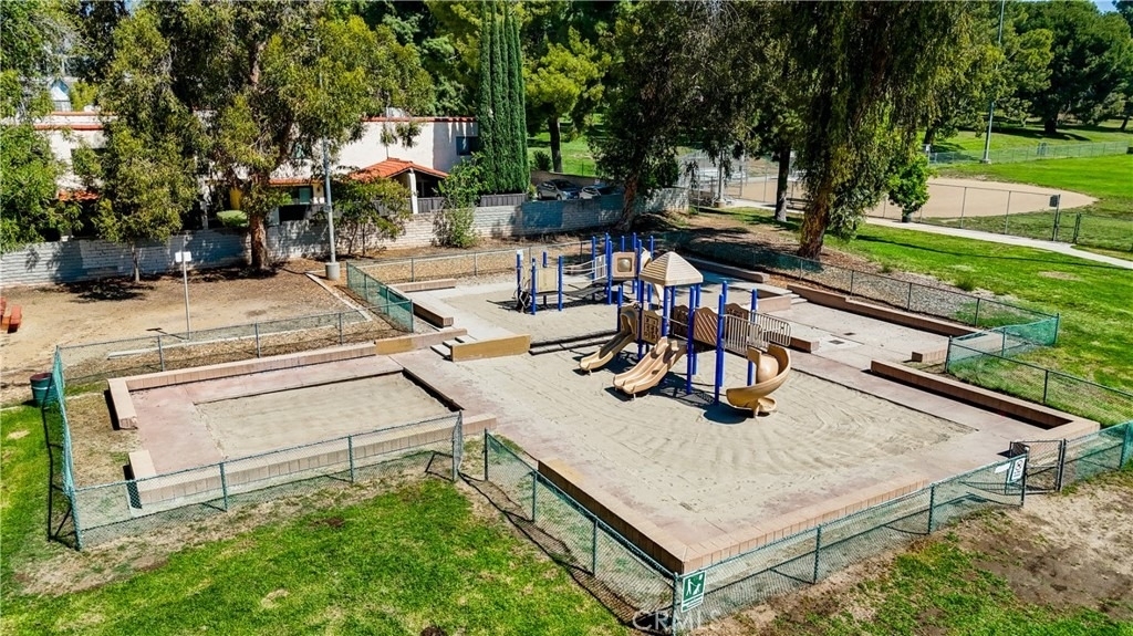 10002 Reseda Boulevard - Photo 48
