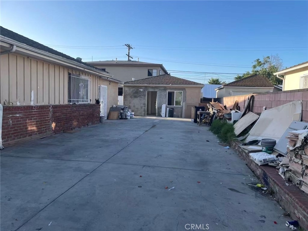 672 E 115th - Photo 11