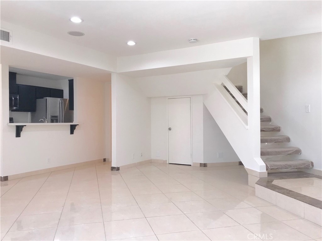 1175 Tivoli Lane - Photo 2