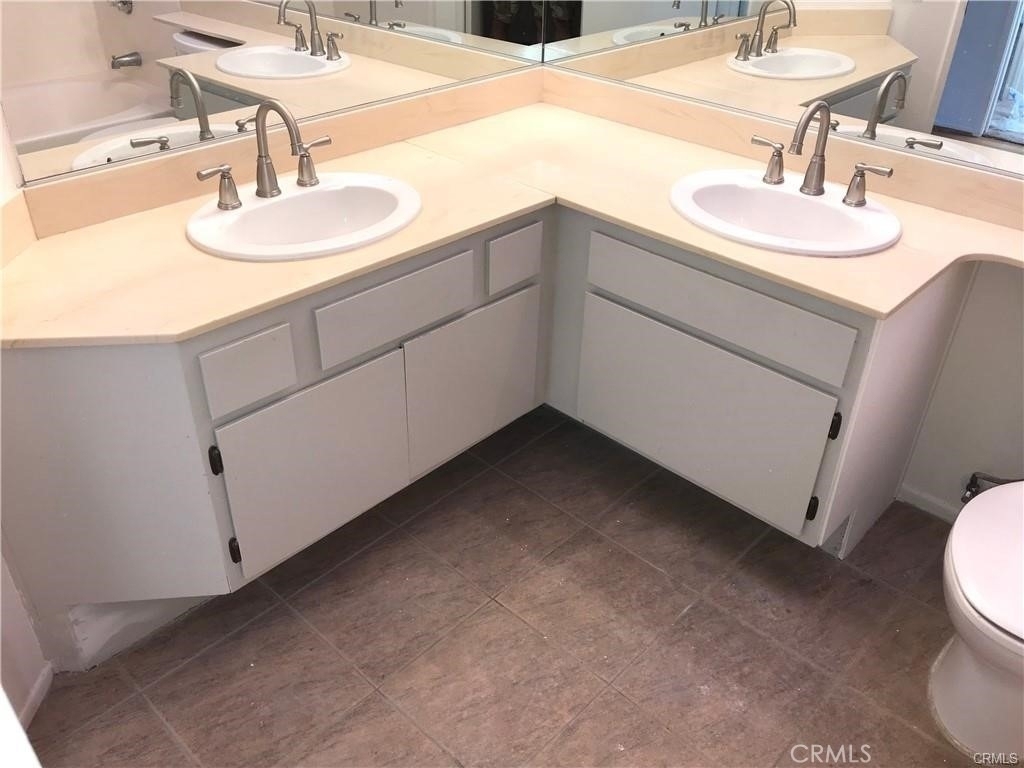 1175 Tivoli Lane - Photo 18
