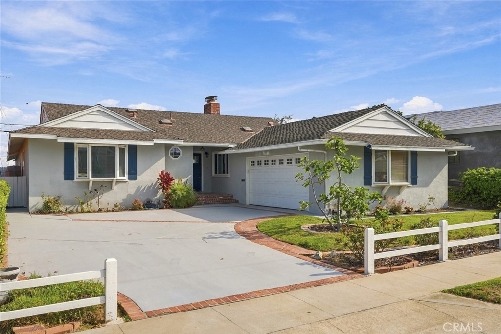 5409 Paseo De Pablo - Photo 1