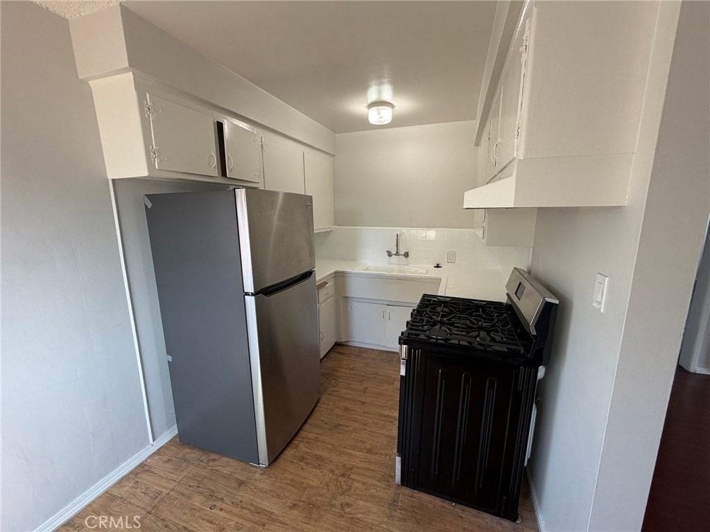 11880 Eucalyptus Avenue - Photo 3