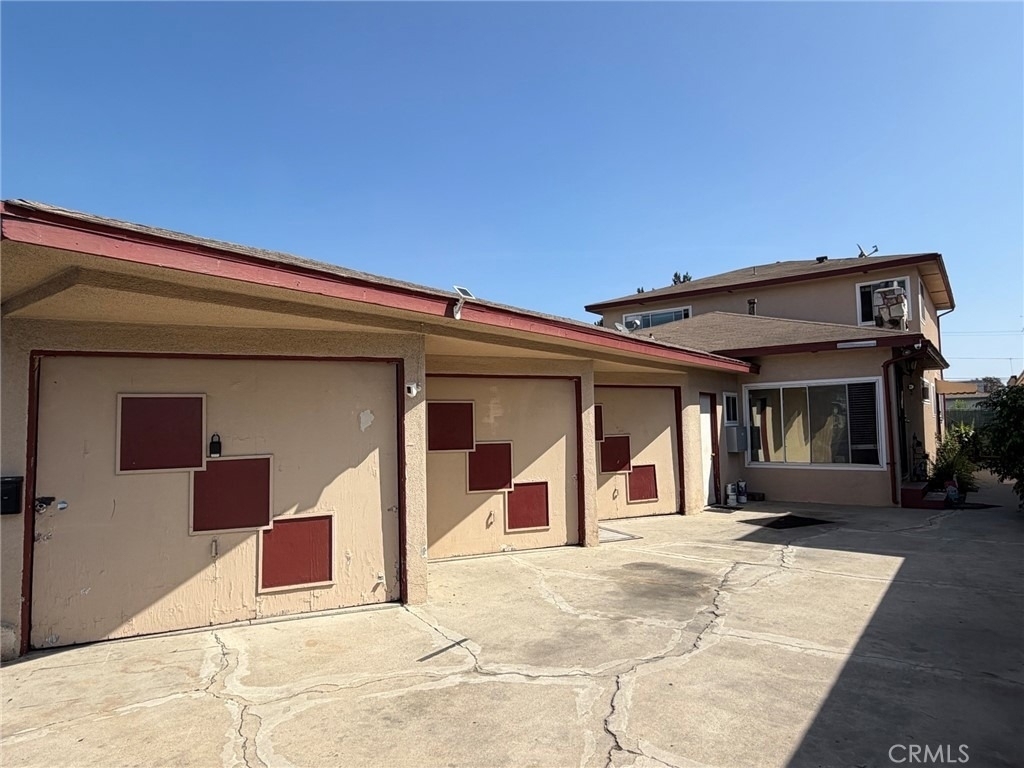 11880 Eucalyptus Avenue - Photo 0
