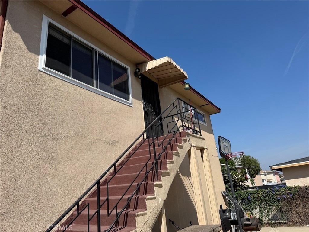 11880 Eucalyptus Avenue - Photo 10